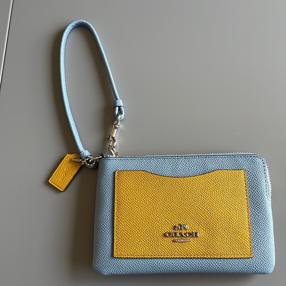 NWT Coach Zip Corner Wristlet Colorblock